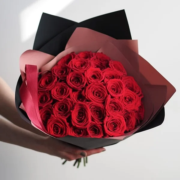Luxury rose delivery London