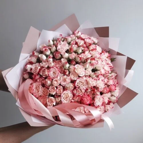 Red roses delivery in London